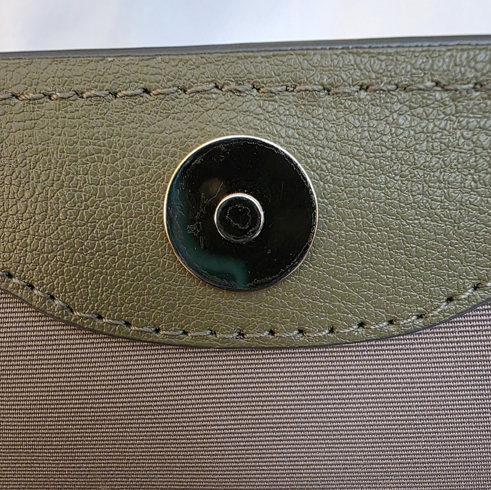 GC Marc Jacobs New York Mini Rider Olive Crossbody Bag - Picture 13 of 16